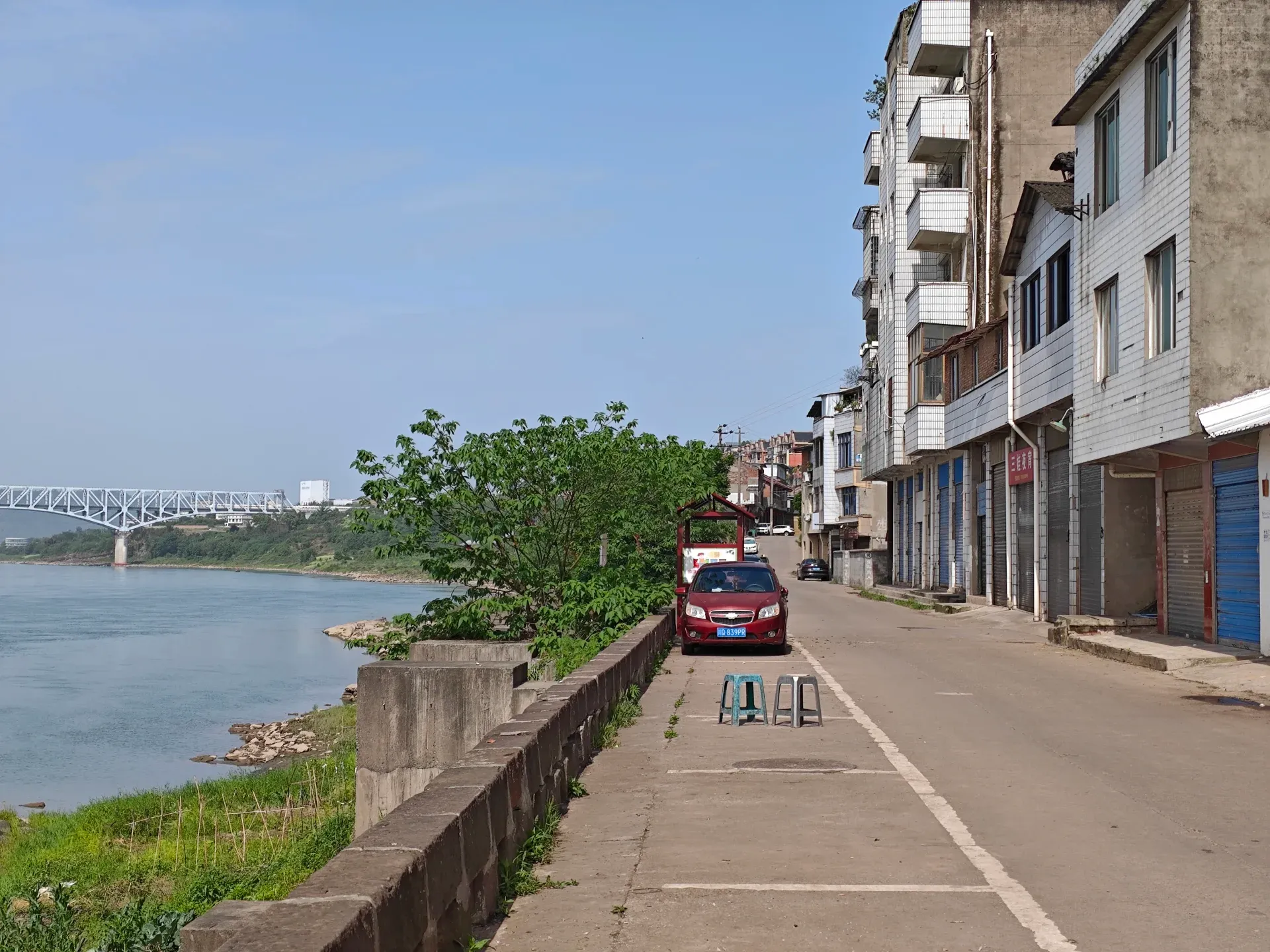 沿江街